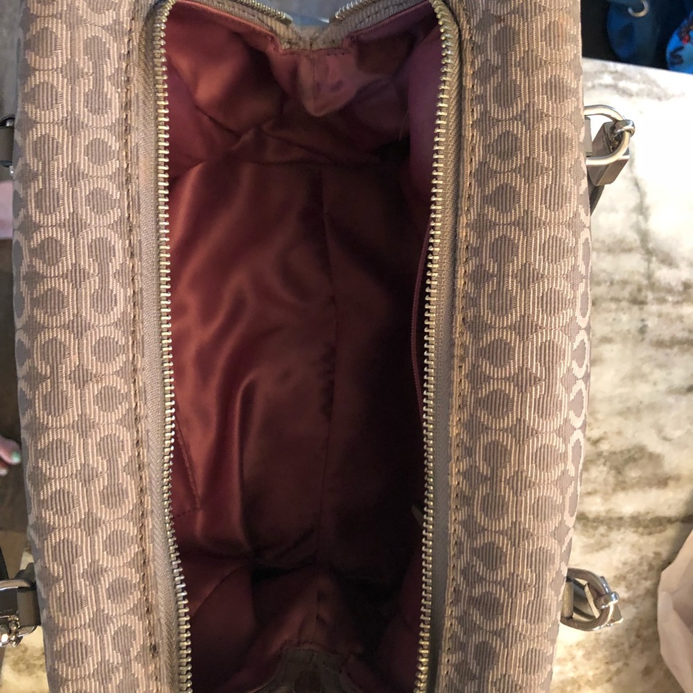 Coach Purse 👍 - Picture 3 of 3